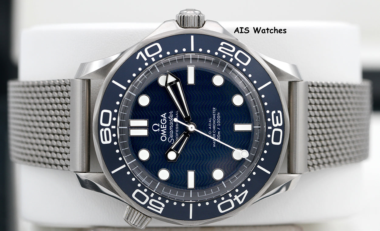 Omega Seamaster 300 Diver 007 James Bond 60th 210.30.42.20.03.002 42MM B&P