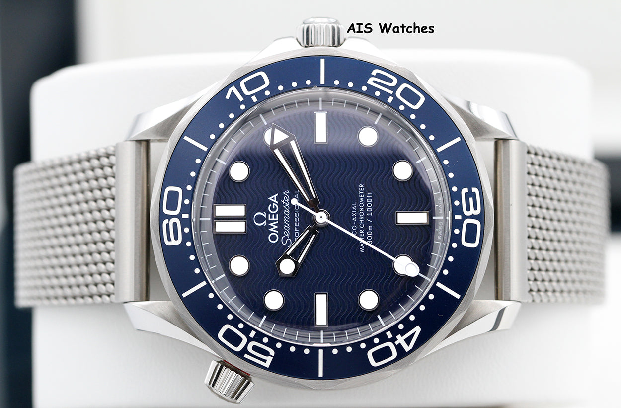 Omega Seamaster 300 Diver 007 James Bond 60th 210.30.42.20.03.002 42MM B&P