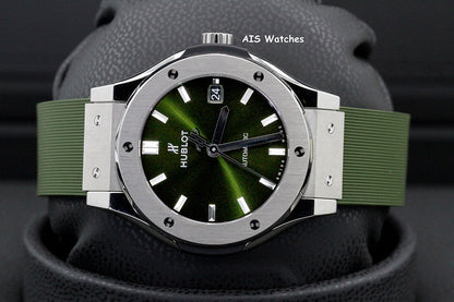 BNIB Hublot Classic Fusion Titanium 565.NX.8970.RX Green Dial 38MM