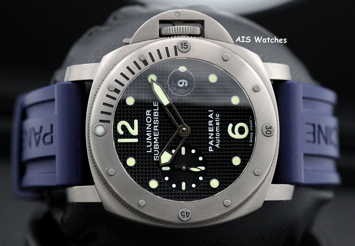 Panerai PAM 25 Luminor Submersible Hobnail 44MM Black Titanium