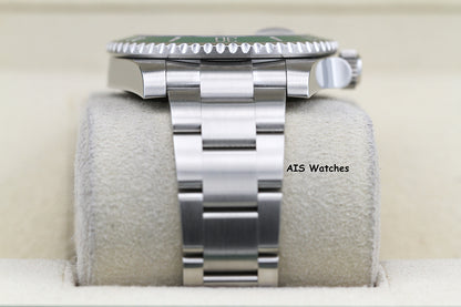 Rolex Submariner 116610LV HULK Green Dial and Ceramic Bezel 2016 Box & Paper