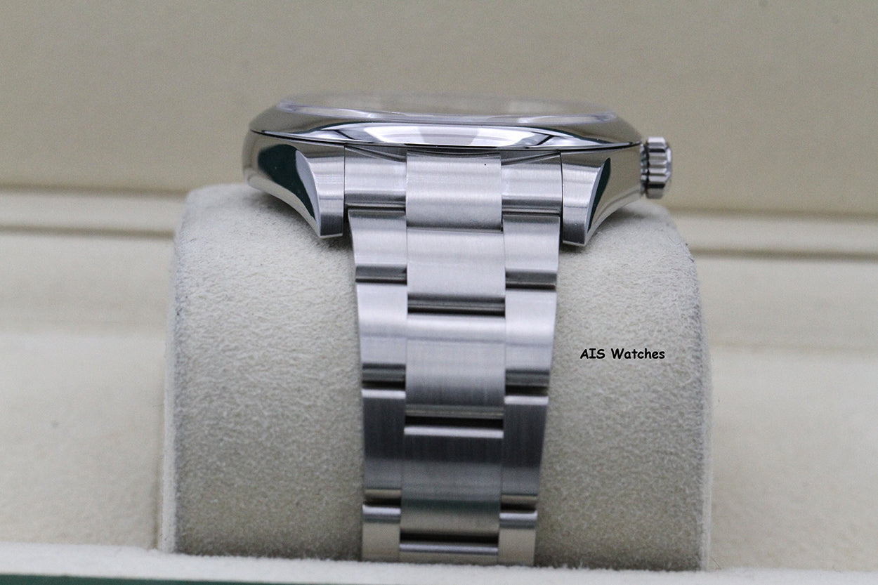 Rolex 114300 Oyster Perpetual 39MM Blue Dial 2018 Box & Papers