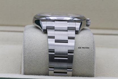 Rolex 114300 Oyster Perpetual 39MM Blue Dial 2018 Box & Papers