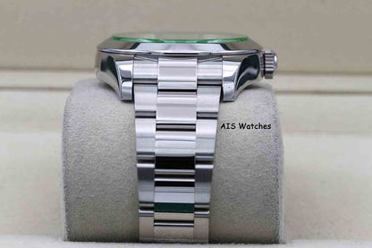 Rolex Milgauss 116400 GV Green Crystal Black Dial 2021 Box & Papers