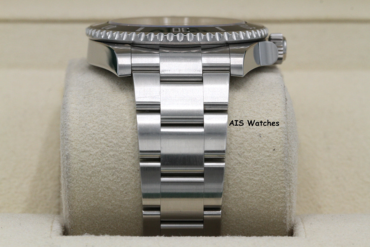 Rolex Submariner Ceramic No Date 124060 41MM 2022 Box & Papers