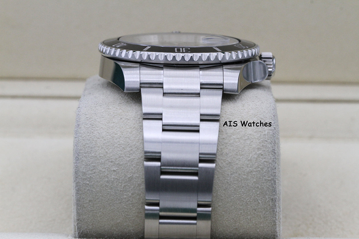 Rolex 116610LN Submariner Date 40MM Black Ceramic Bezel 2017 Box & Papers