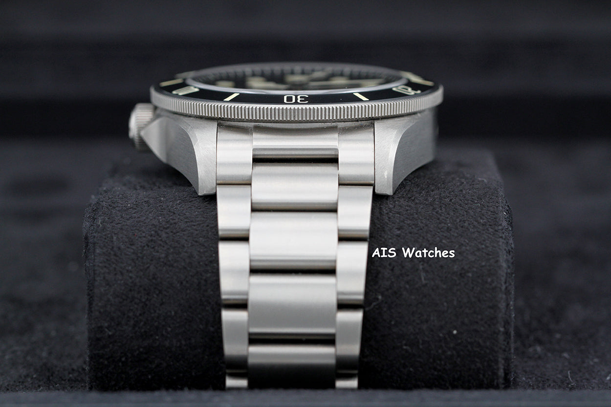 Tudor 25610TNL Pelagos Titanium LHD 42MM Box & Papers