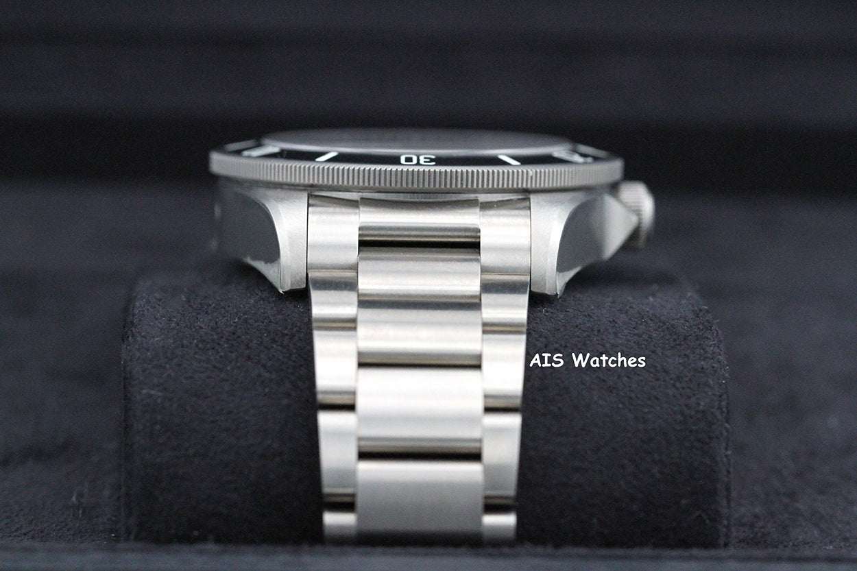 BNIB/NOS Tudor Pelagos 25600TN Black Dial Titanium 2023 Box & Papers