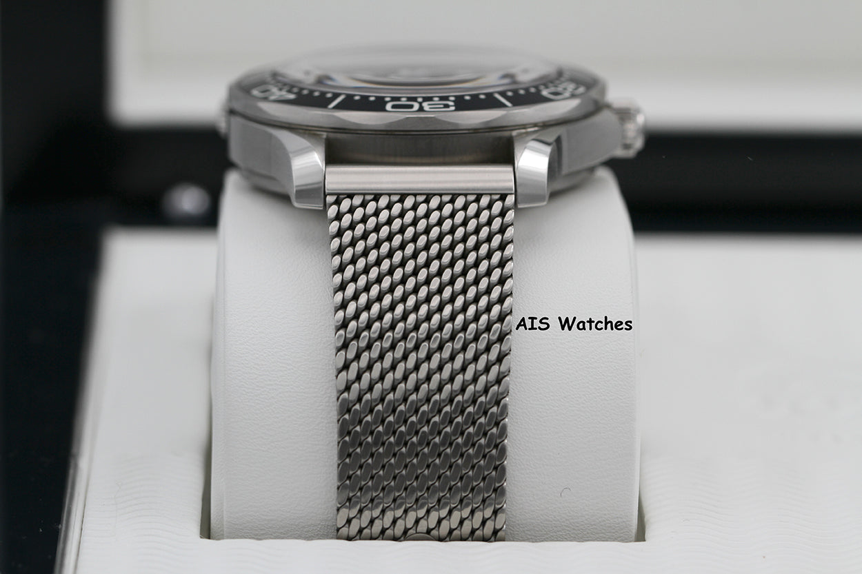 Omega Seamaster 300 Diver 007 James Bond 60th 210.30.42.20.03.002 42MM B&P