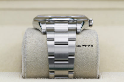 Rolex 114300 Oyster Perpetual 39MM Rhodium Dial 2018 Box & Papers