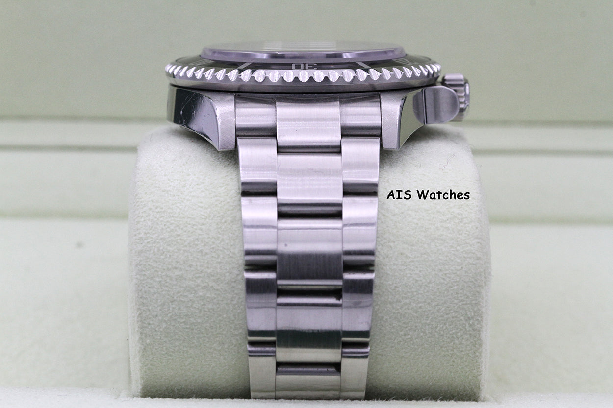 Rolex Sea Dweller 16600 SD Z Serial 40MM No Hole Case / SEL B&P