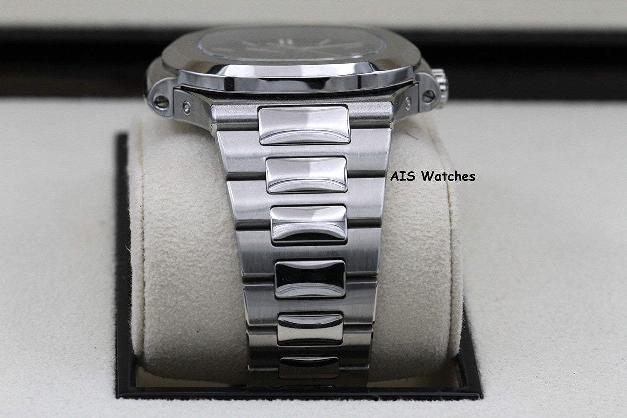 Patek Philippe Nautilus 5726/1a Annual Calendar 40.50MM SS 2017 B&P