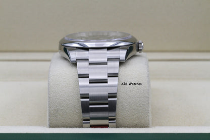 BNIB/NOS Rolex 124300 Oyster Perpetual 41 MM Green Dial Box & Paper