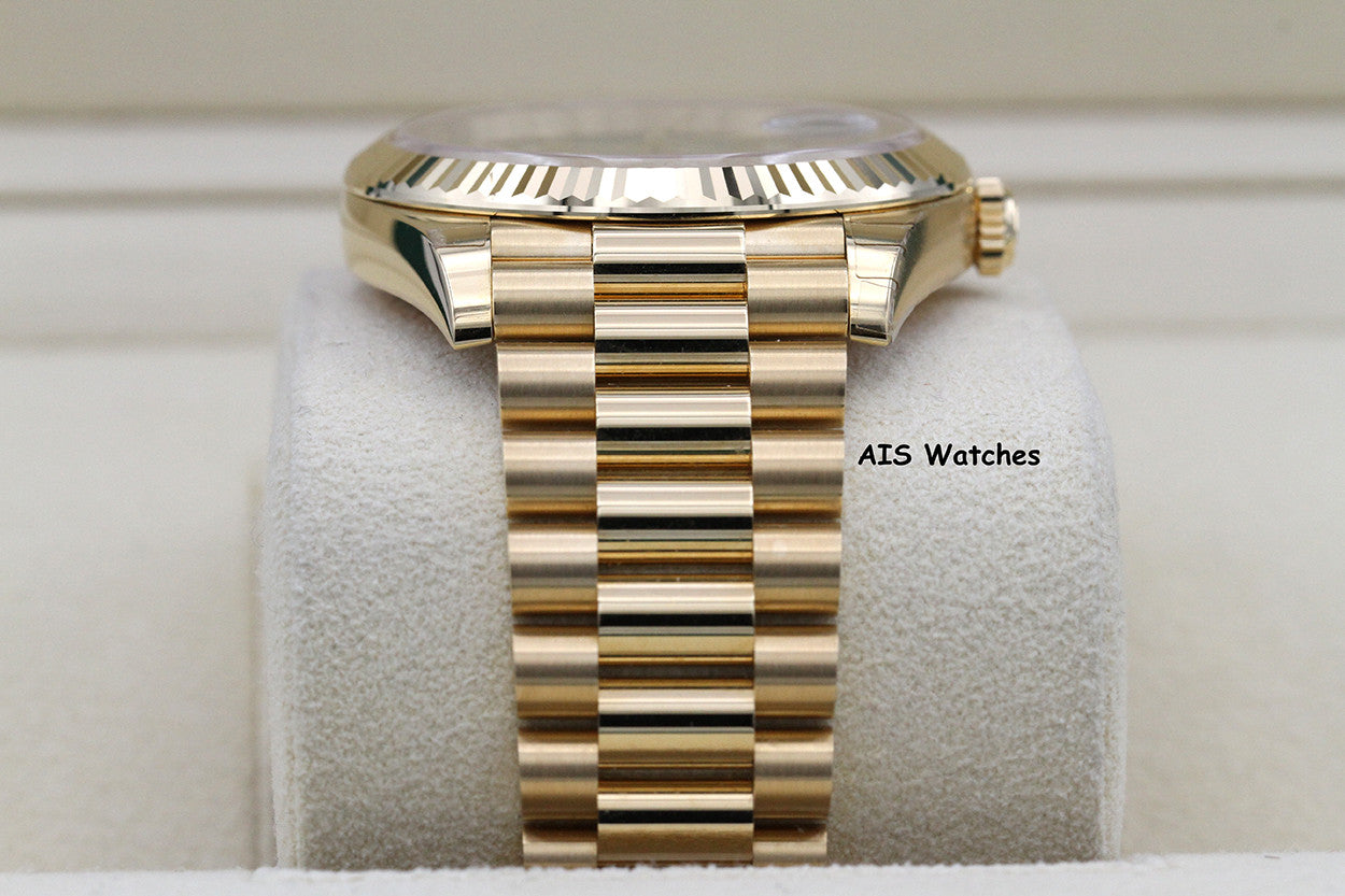 BNIB Rolex 228238 DayDate 40MM DD40 Yellow Gold Green Roman Dial B&P