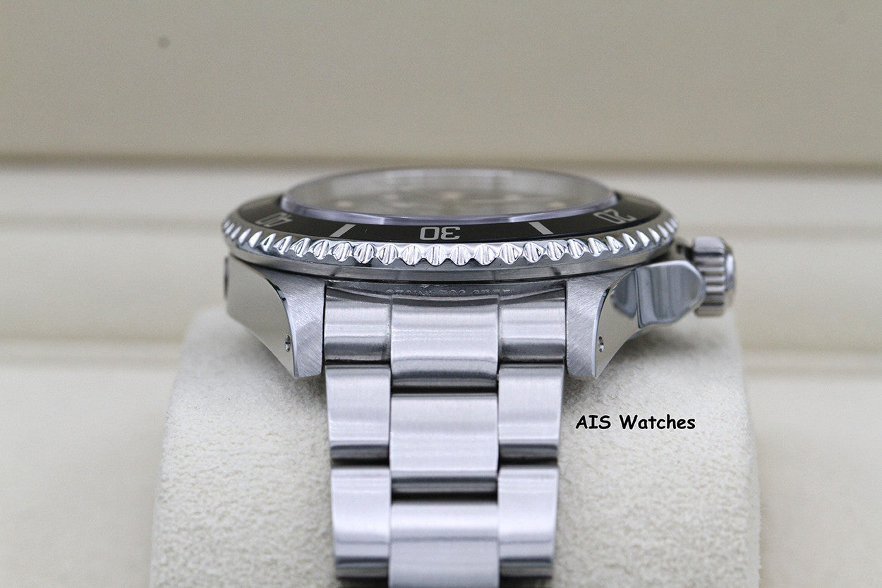 Rolex Sea Dweller 16660 TRIPLE 6 SD 8.3 Million Serial