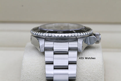 Rolex Sea Dweller 16660 TRIPLE 6 SD 8.3 Million Serial
