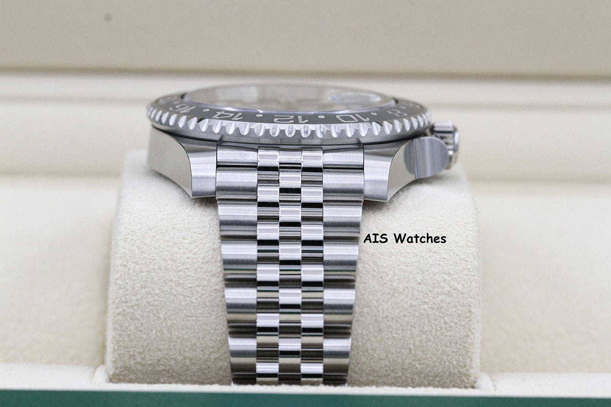 BNIB Rolex GMT Master II 126710GRNR Jubilee Black / Grey Bezel Bruce Wayne B&P