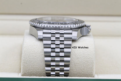 BNIB Rolex GMT Master II 126710GRNR Jubilee Black / Grey Bezel Bruce Wayne B&P