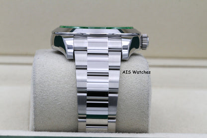 Rolex Milgauss 116400GV Black Dial / Green Crystal 2021 Box & Papers