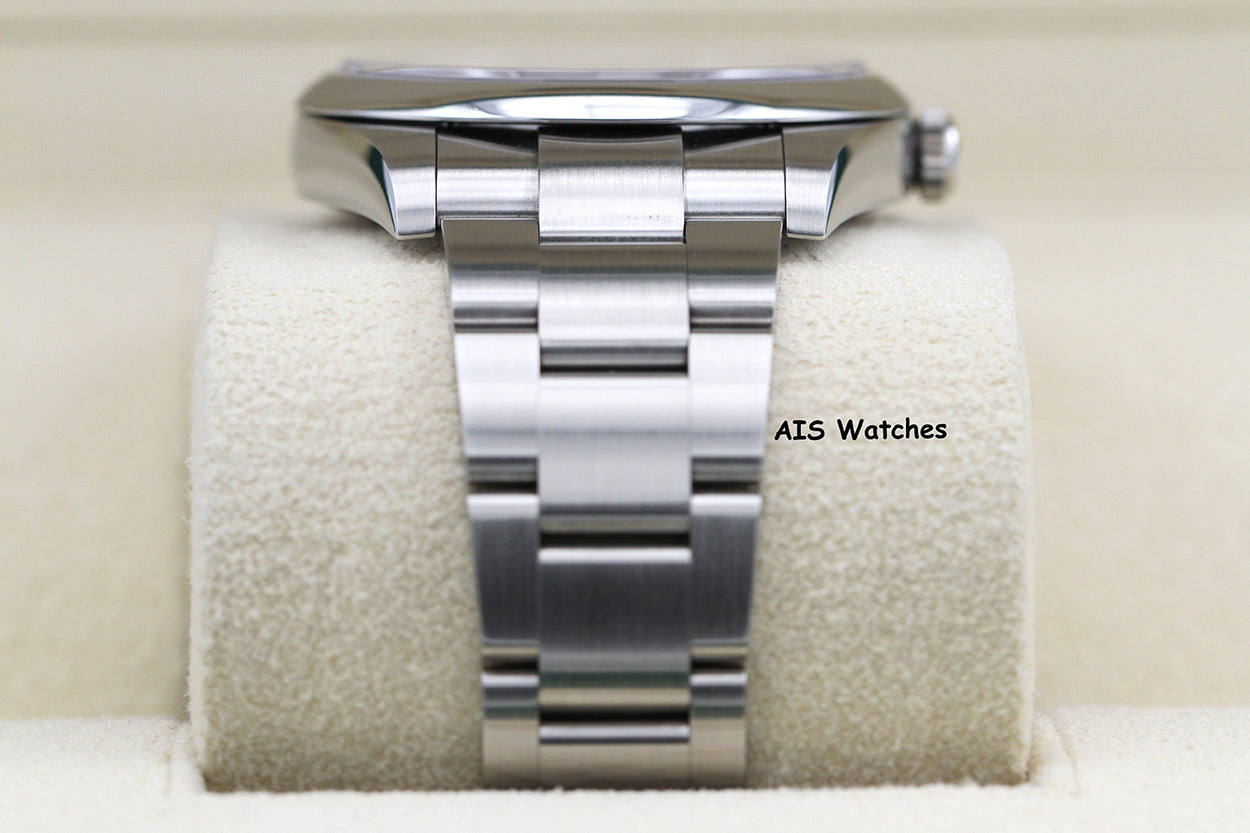 Rolex 124300 Oyster Perpetual 41 MM Blue Dial 2023 Box & Papers