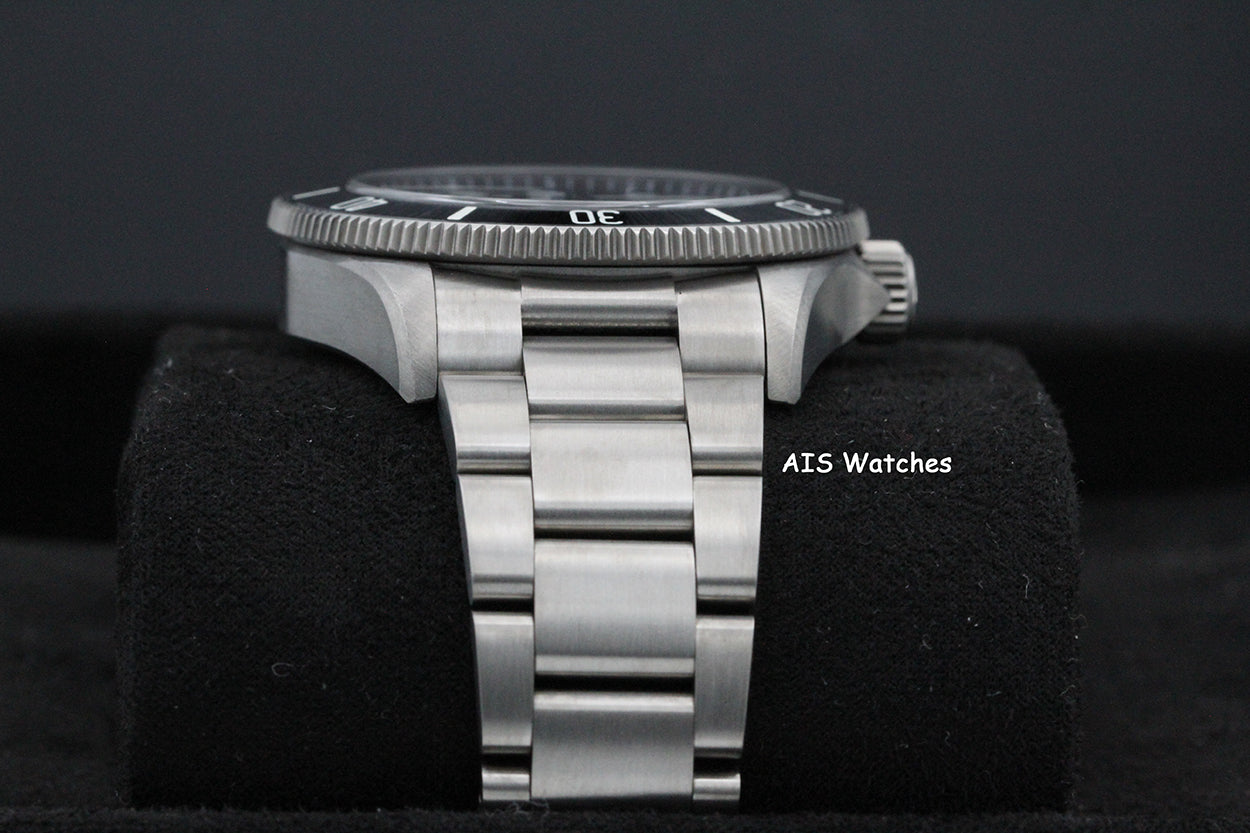 Tudor Pelagos 39MM 25407N Black Dial Titanium Box & Papers