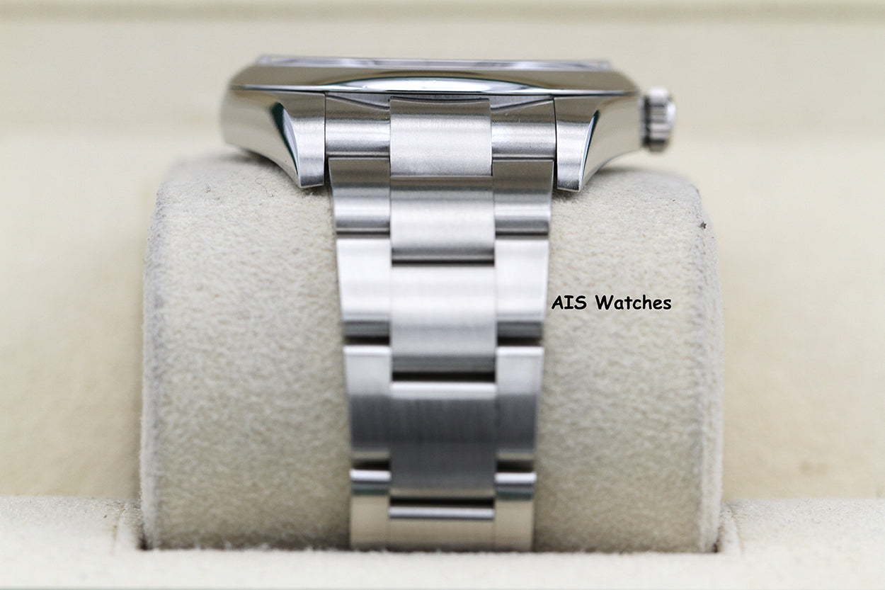 Rolex 114300 Oyster Perpetual 39MM Rhodium Dial 2017 Box & Papers