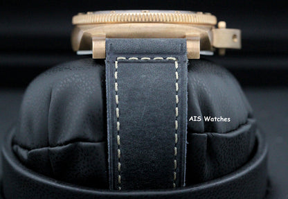 Panerai PAM 1074 Luminor Submersible 42 3 Days 42MM Box & Paper