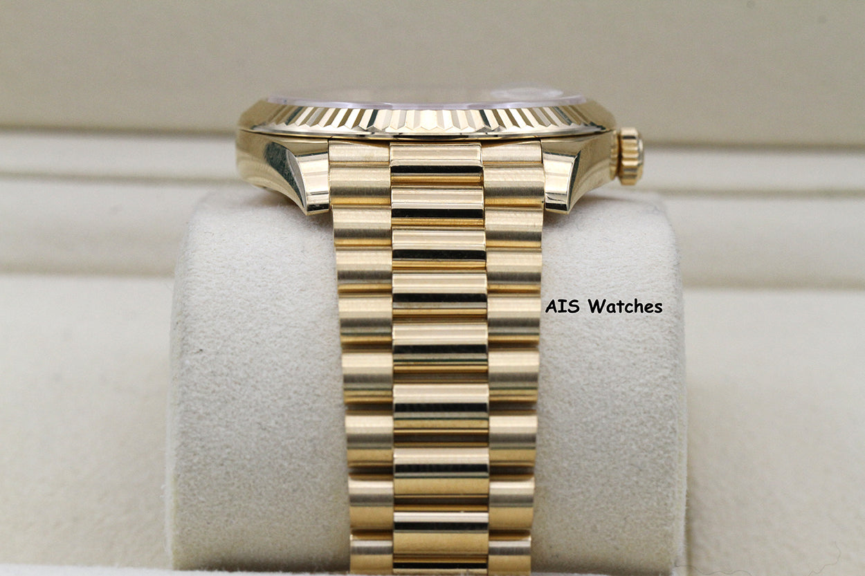 Rolex 228238 DayDate 40MM DD40 Yellow Gold Silver Roman Dial 2019 Box & Papers