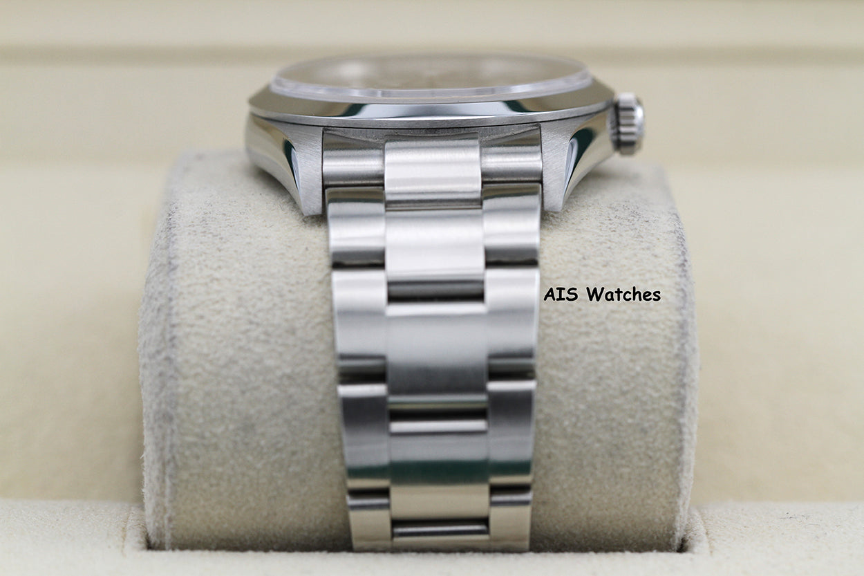 Rolex Explorer 114270 Z Serial 36 MM with Papers