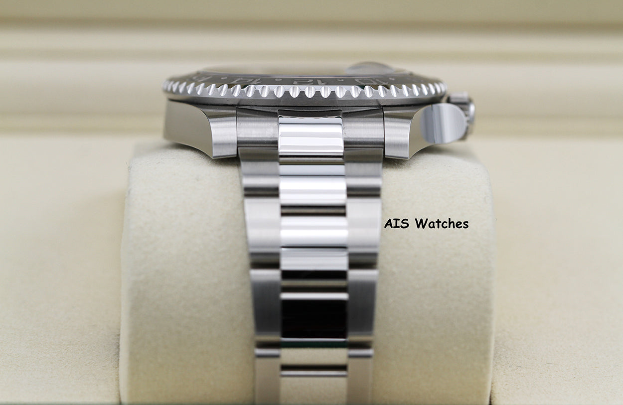 Rolex GMT Master II 126710GRNR Oyster Black / Grey Bezel Bruce Wayne B&P