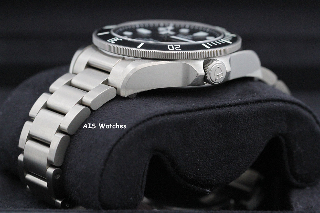 BNIB/NOS Tudor Pelagos 25600TN Black Dial Titanium 2023 Box & Papers