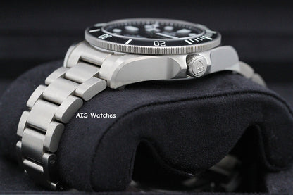 BNIB/NOS Tudor Pelagos 25600TN Black Dial Titanium 2023 Box & Papers