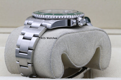 Rolex Submariner 116610LV HULK Green Dial and Ceramic Bezel 2016 Box & Paper