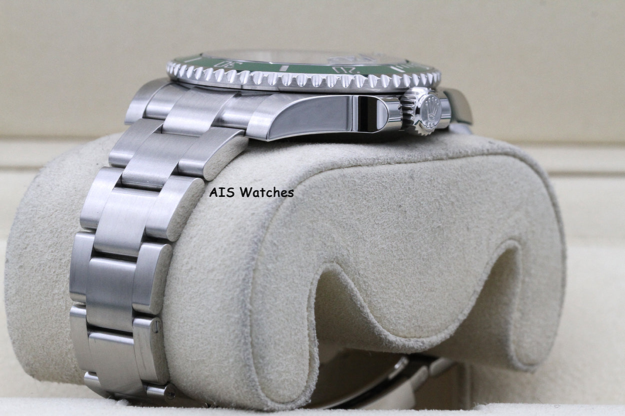 Rolex Submariner 116610LV HULK Green Dial and Ceramic Bezel 2018 Box & Paper