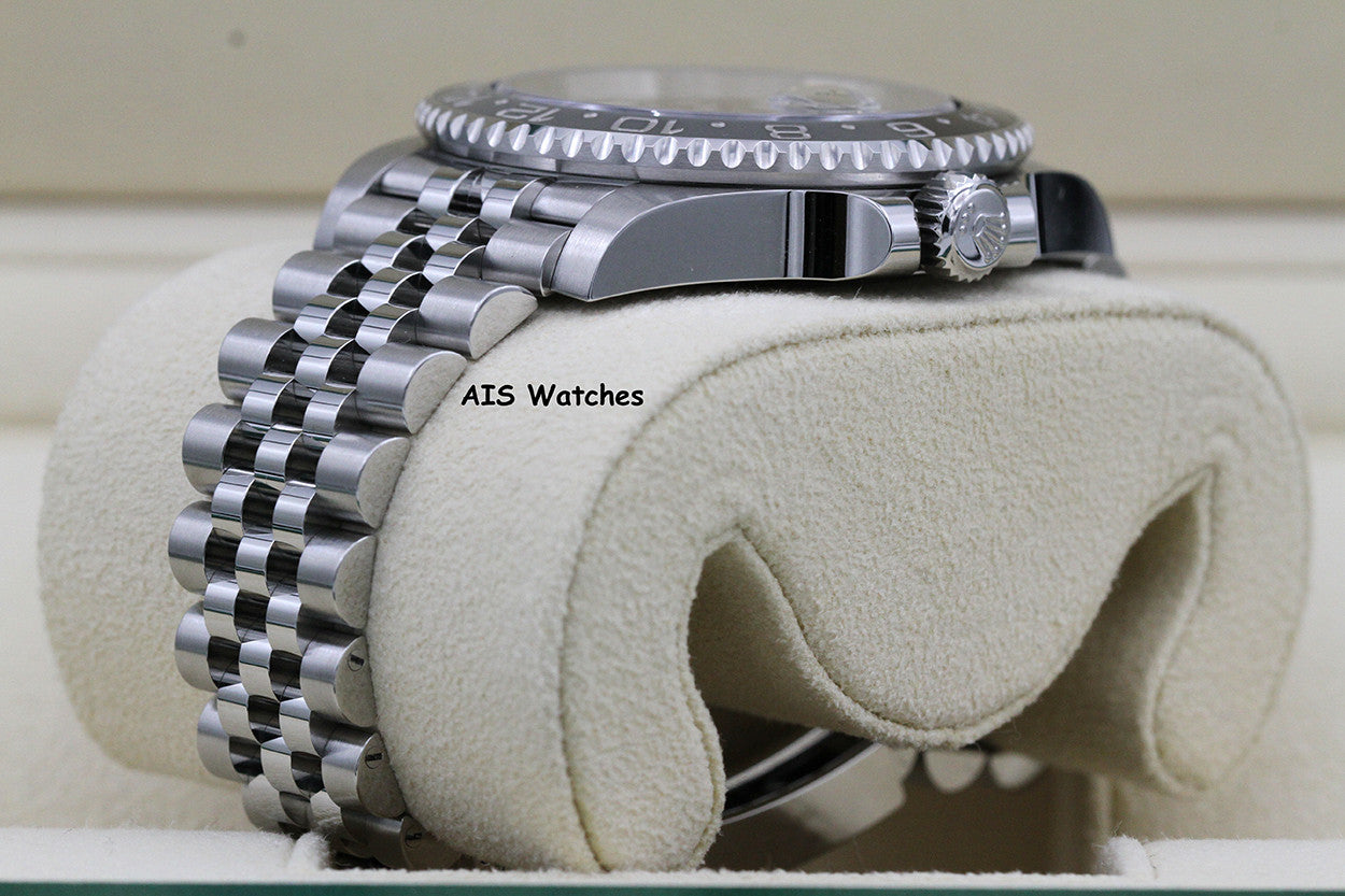 BNIB Rolex GMT Master II 126710GRNR Jubilee Black / Grey Bezel Bruce Wayne B&P