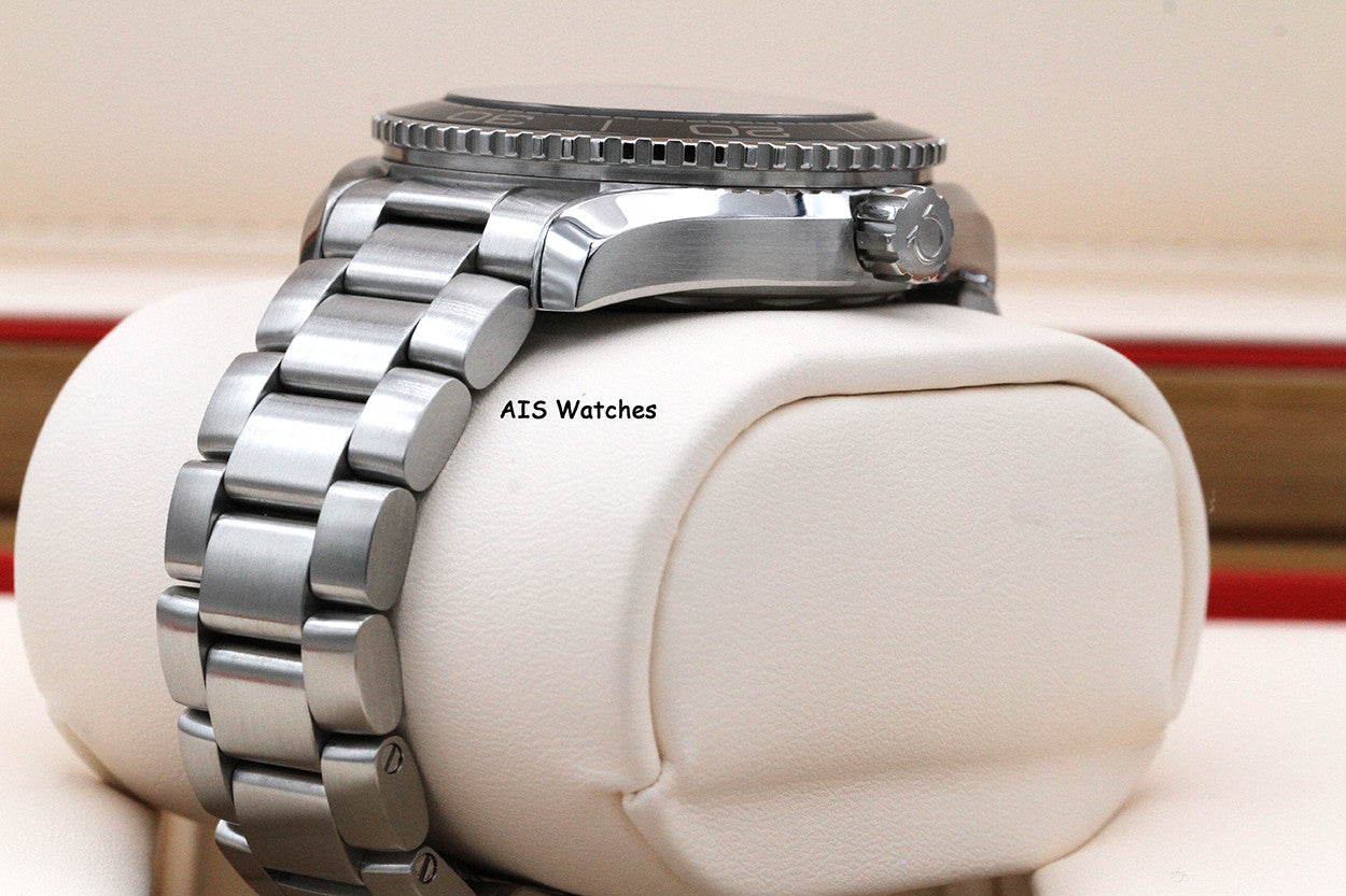 Omega Seamaster Planet Ocean 600M 215.33.40.20.01.001 39.5MM Black Dial SS B&P