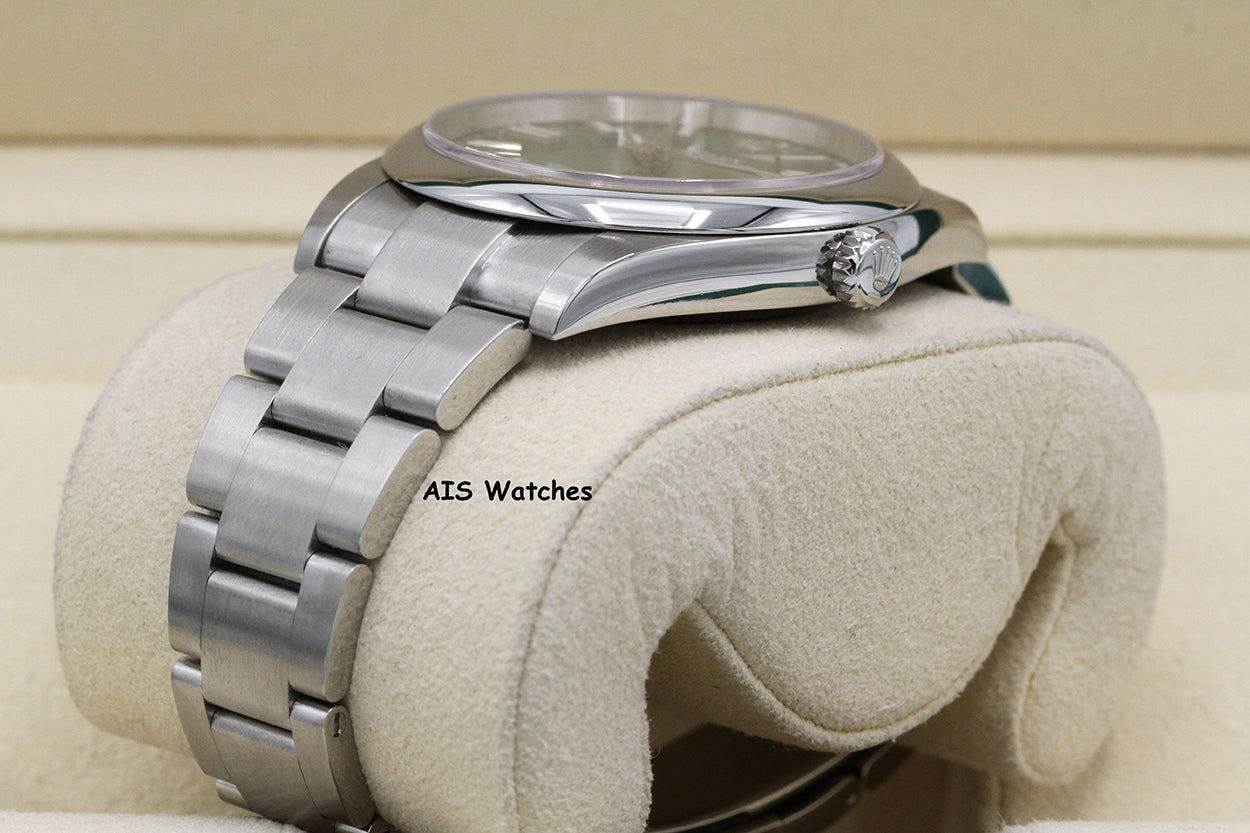 Rolex 124300 Oyster Perpetual 41 MM Green Dial 2023 Box & Papers