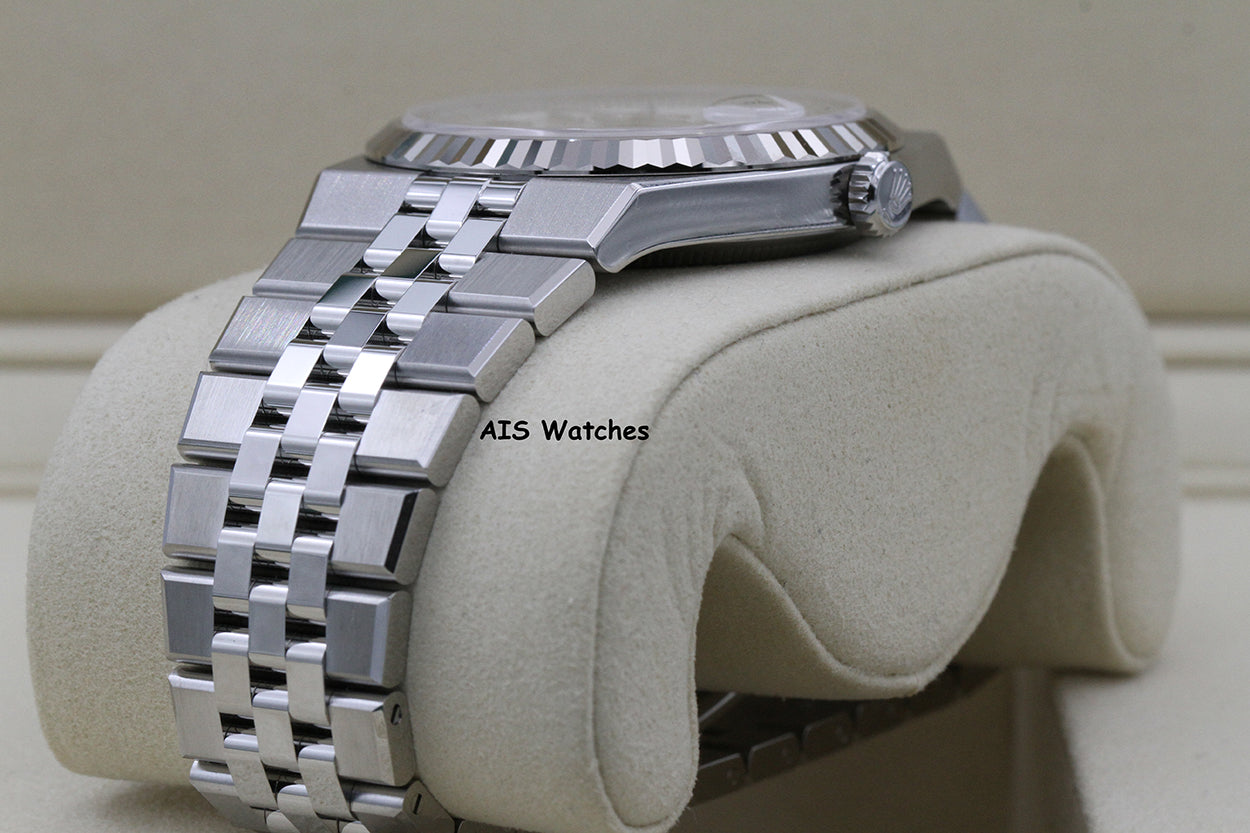 BNIB Rolex 127334 Land Dweller 40MM White Dial Stainless Steel Flat Jubilee B&P