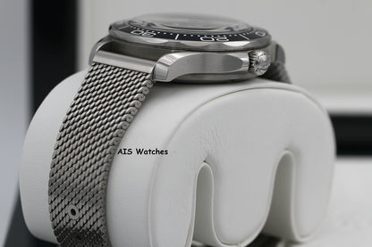 Omega Seamaster 300 Diver 007 James Bond 60th 210.30.42.20.03.002 42MM B&P