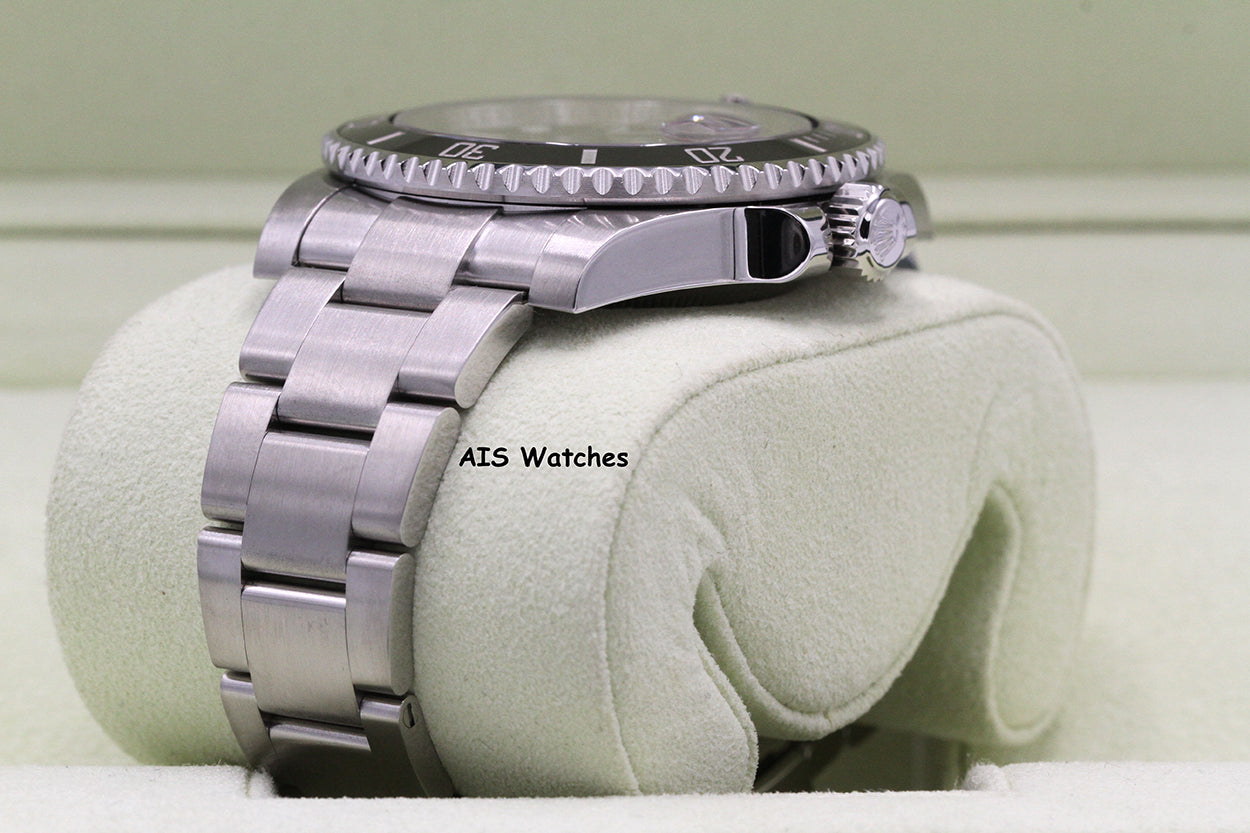 Rolex 116610LN Submariner Date 40MM Black Ceramic Bezel 2013 Box & Papers