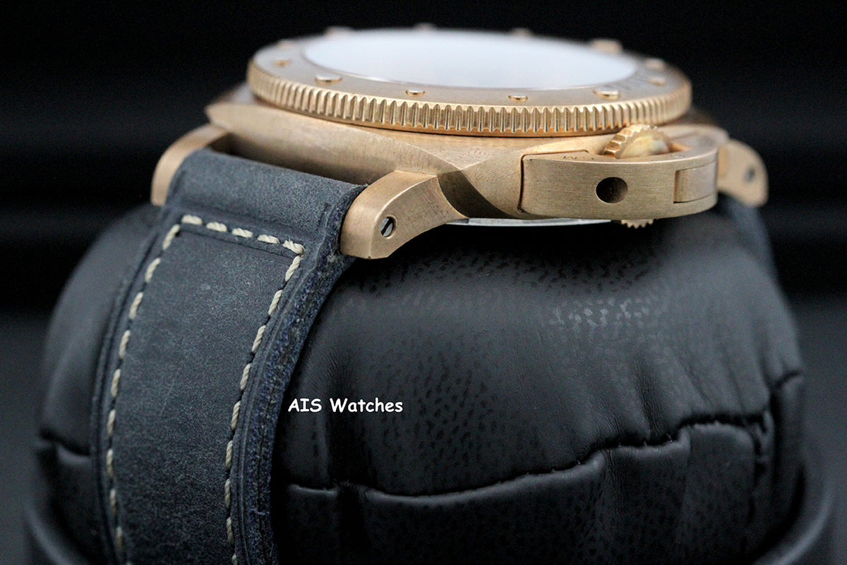 Panerai PAM 1074 Luminor Submersible 42 3 Days 42MM Box & Paper