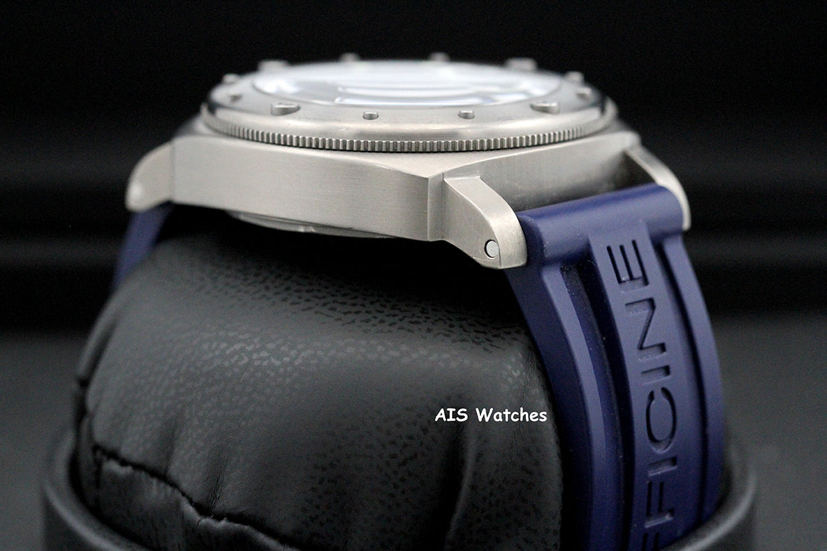 Panerai PAM 25 Luminor Submersible Hobnail 44MM Black Titanium