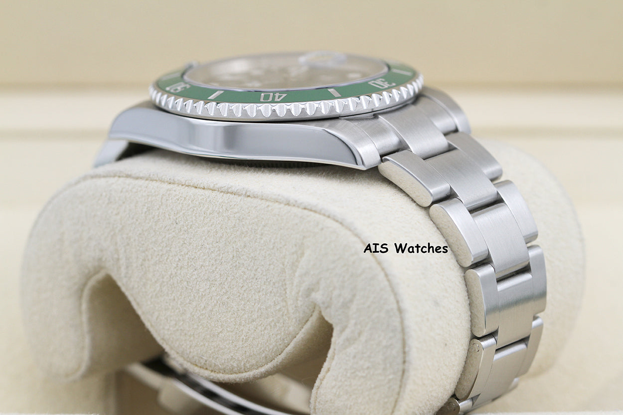 Rolex Submariner 116610LV HULK Green Dial and Ceramic Bezel Box & RSC Card 2022