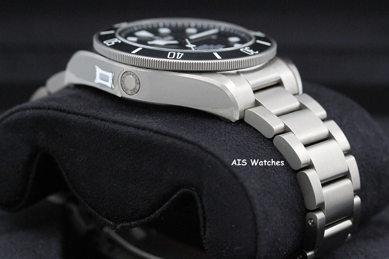 BNIB/NOS Tudor Pelagos 25600TN Black Dial Titanium 2023 Box & Papers