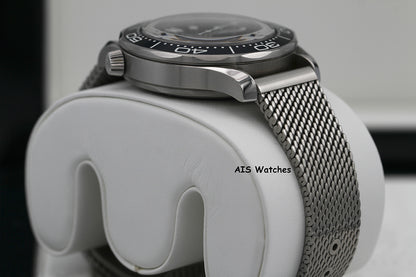 Omega Seamaster 300 Diver 007 James Bond 60th 210.30.42.20.03.002 42MM B&P