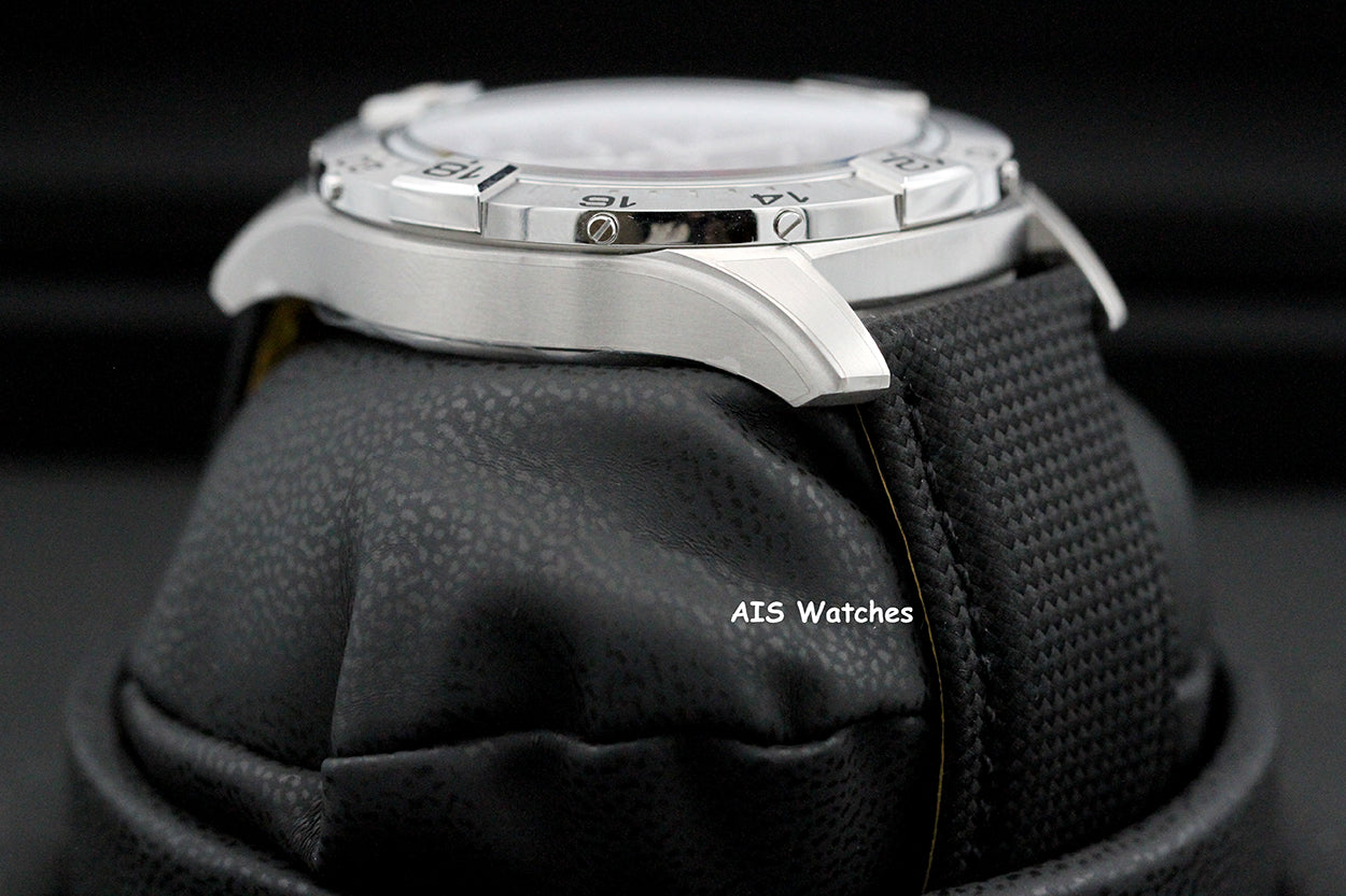 BNIB Breitling Avenger Automatic GMT A32320101B1X1 Black Dial Strap SS 44MM B&P