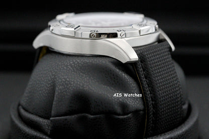 BNIB Breitling Avenger Automatic GMT A32320101B1X1 Black Dial Strap SS 44MM B&P