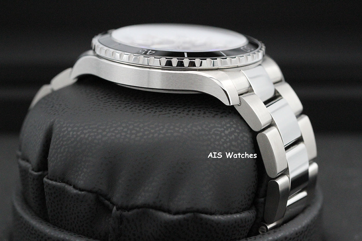 Breitling SuperOcean A17375211B1A1 Automatic Black Dial 42MM Box & Papers