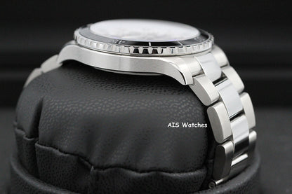 Breitling SuperOcean A17375211B1A1 Automatic Black Dial 42MM Box & Papers