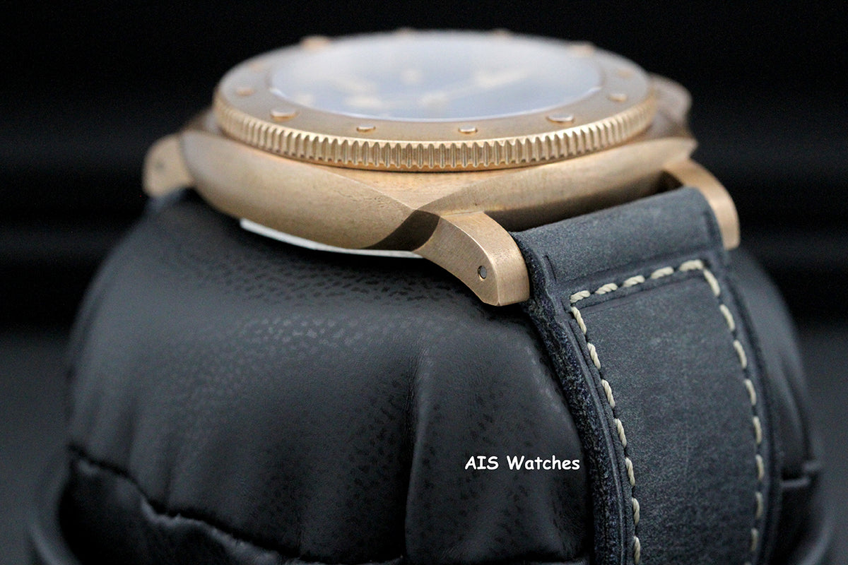 Panerai PAM 1074 Luminor Submersible 42 3 Days 42MM Box & Paper
